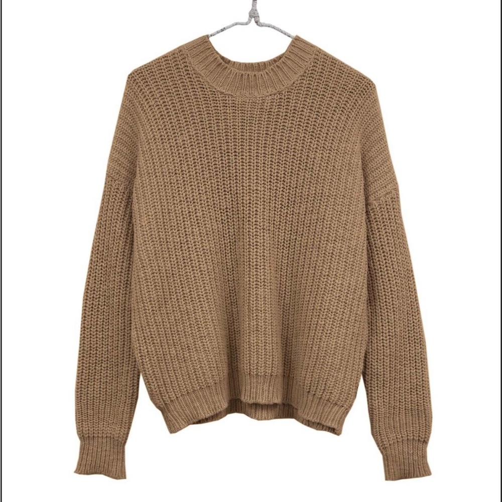 It is well LA chunky pull on sweater